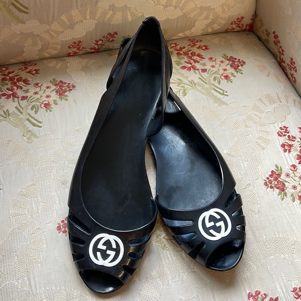 Gucci Black Peep-Toe Flats
